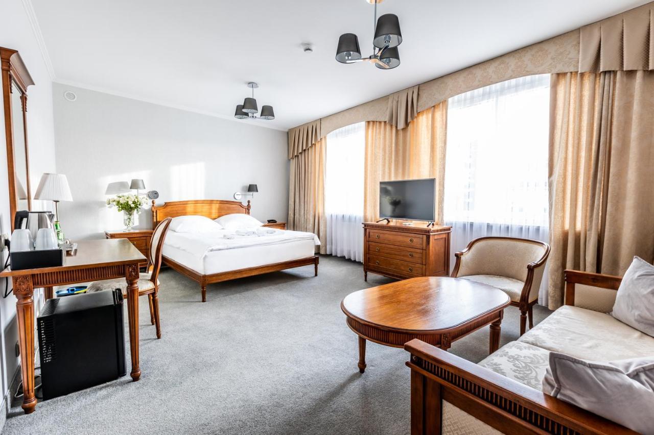 Hotel Pod Złotą Różą Kielce Zewnętrze zdjęcie